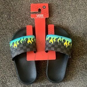 *BRAND NEW* Boys VANS slides